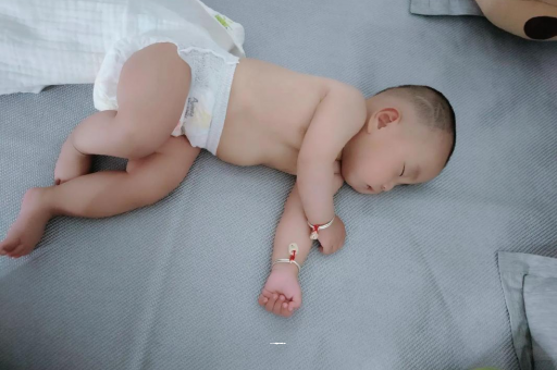 宜昌宝宝积食发烧怎么处理